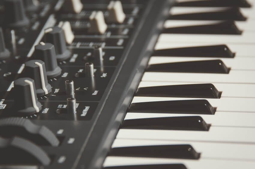 electronic-keyboard-keyboard-music-185029-1